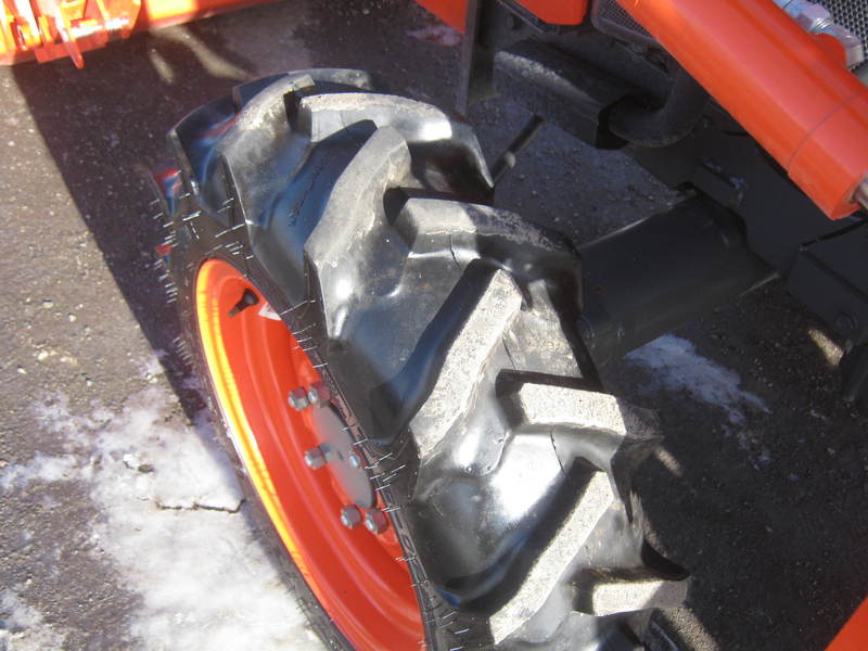 Tractors - Compact  Kubota L3901 Tractor  Photo